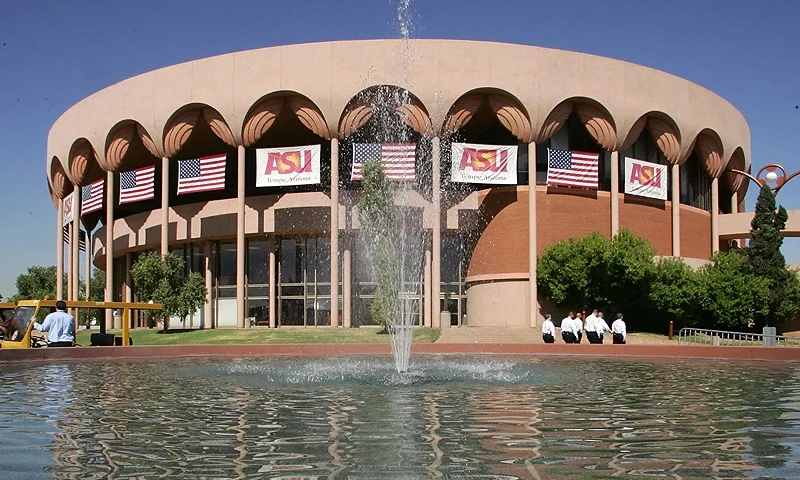 TEMPE, UNITED STATES: A view of the Gammage Auditorium on the campus of Arizona State University (ASU) 13 October 2004 in Tempe, Az, where the third and last presidential debate between George W. Bush and Democratic challenger John Kerry will be held later 3 October 2004. AFP PHOTO / Robyn Beck (Photo credit should read ROBYN BECK/AFP via Getty Images)