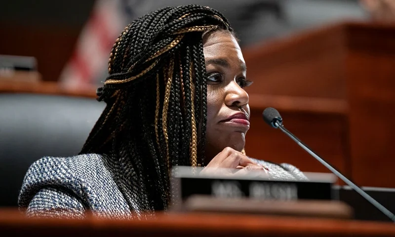 WASHINGTON, DC - OCTOBER 21: Rep. Cori Bush (D-MO) questions U.S. Attorney General Merrick Garland at a House Judiciary Committee hearing at the U.S. Capitol on October 21, 2021 in Washington, DC. Garland fielded many questions regarding first amendment issues related to school board meetings and efforts to prevent violence against public officials. (Photo by Greg Nash-Pool/Getty Images)