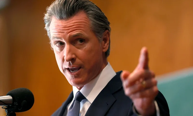 SAN FRANCISCO, CALIFORNIA - SEPTEMBER 14: California Gov. Gavin Newsom speaks to union workers and volunteers on election day at the IBEW Local 6 union hall on September 14, 2021 in San Francisco, California. Californians are heading to the polls to cast their ballots in the California recall election of Gov. Gavin Newsom. (Photo by Justin Sullivan/Getty Images)