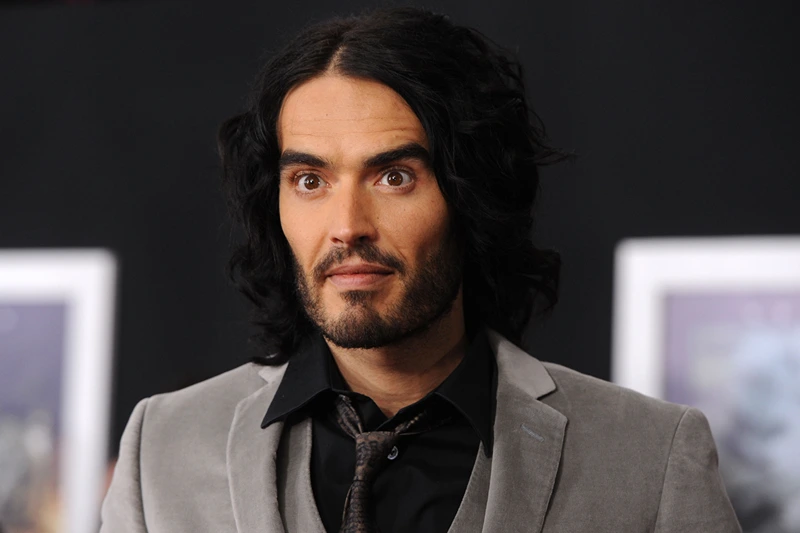 Premiere Of Touchstone Pictures & Miramax Films' "The Tempest" - Arrivals
LOS ANGELES, CA - DECEMBER 06: Singer Katy Perry and actor Russell Brand arrive at the premiere of Touchstone Pictures and Miramax Films' 'The Tempest' at the El Capitan Theatre on December 6, 2010 in Los Angeles, California. (Photo by Frazer Harrison/Getty Images)