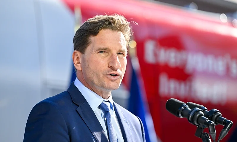 OCTOBER 27: U.S. Rep. Dean Phillips (D-MN)(R) holds a rally outside of the N.H. Statehouse after handing over his declaration of candidacy form for President to the New Hampshire Secretary of State David Scanlan, on October 27, 2023 in Concord, New Hampshire. While touting the accomplishments of President Biden, Rep. Phillips believes that new democratic leadership is needed and has joined the 2024 presidential race. (Photo by Gaelen Morse/Getty Images)