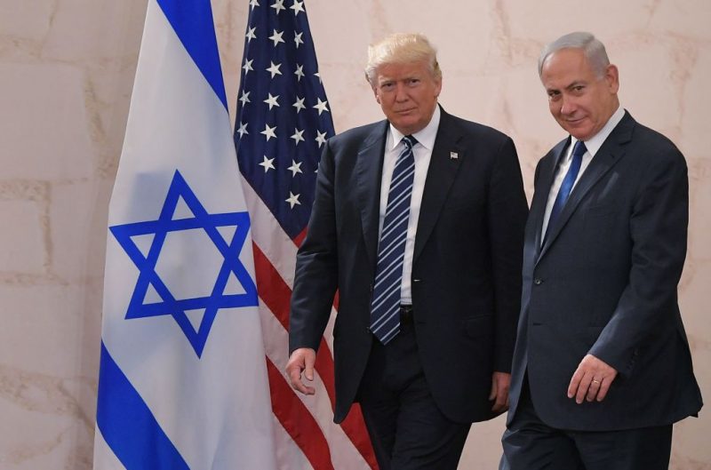 US President Donald Trump (L) arrives at the Israel Museum to speak in Jerusalem on May 23, 2017, accompanied by Israeli Prime Minister Benjamin Netanyahu. / AFP PHOTO / MANDEL NGAN (Photo credit should read MANDEL NGAN/AFP via Getty Images)