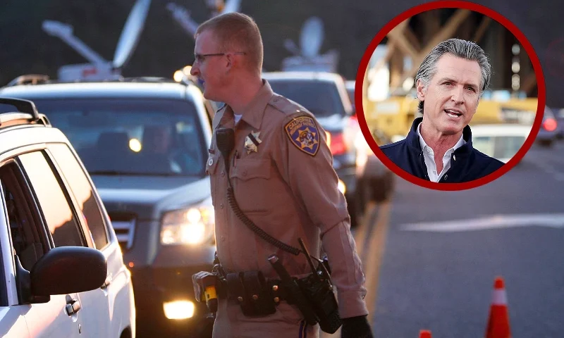 (L)A California Highway Patrol officer checks the identifications of residents being allowing to pass through a roadblock on Highway 38 toward the Big Bear Lake, California as a standoff with the former Los Angeles police officer who is now-quadruple murder suspect Christopher Dorner continues, near San Bernardino, California February 12, 2013, some 46 miles (75 km) from the San Bernardino Mountains near Big Bear, California where Dorner, a former US cop, has barricaded himself in a cabin and exchanged gunfire with police who have the cabin surrounded. AFP PHOTO / David McNew (Photo credit should read DAVID MCNEW/AFP via Getty Images) / (R) LOS ANGELES, CALIFORNIA - NOVEMBER 13: California Governor Gavin Newsom (C) speaks as Los Angeles Mayor Karen Bass (L) listens at a press conference near the closed I-10 elevated freeway following a large pallet fire, which occurred Saturday at a storage yard beneath the freeway, on November 13, 2023 in Los Angeles, California. Engineers have been assessing the extent of the damage and it remains unknown how long the freeway, which is a major commuter artery through the downtown area, will remain closed and complicate traffic for the city. Newsom said the fire was caused by arson and that over 300,000 vehicles drive through the freeway corridor each day with drivers being urged to use public transit. (Photo by Mario Tama/Getty Images)