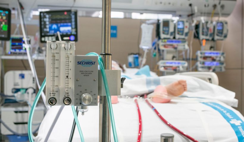 BARCELONA, SPAIN - DECEMBER 01: Detail of the different devices used to administer intravenous medication to ICU patients with ECMO on December 1, 2021 in Barcelona, Spain. Extracorporeal membrane oxygenation (ECMO) is a technique which provides cardiac and respiratory support to patients with severe problems in oxygenation of the blood. It is a very innovative medical technique that is being implemented in patients with severe respiratory problems in many cases due to Covid-19. (Photo by Manuel Medir/Getty Images)