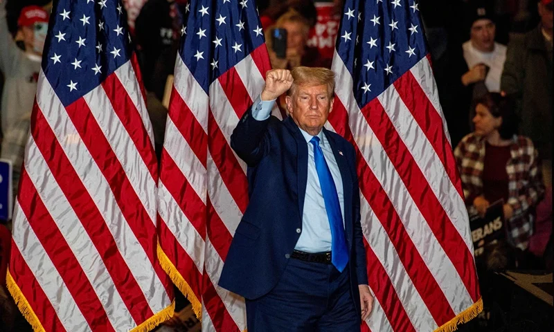 US-ELECTION-VOTE-TRUMP Former US president and 2024 presidential candidate Donald Trump leaves after speaking at a campaign rally in Claremont, New Hampshire, on November 11, 2023. (Photo by JOSEPH PREZIOSO / AFP) (Photo by JOSEPH PREZIOSO/AFP via Getty Images)