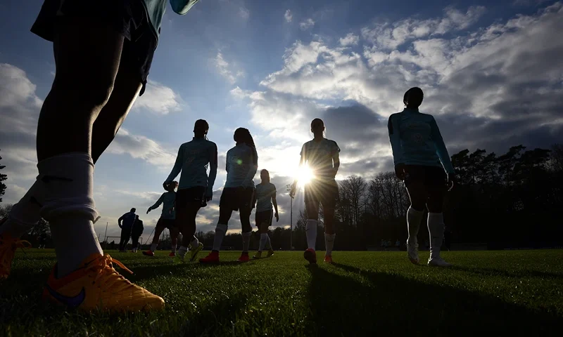 FBL-FRA-WC2015-WOMEN-TRAINING-FEATURE France's women's team players take part in a training session in Clairefontaine en Yvelines, southwest of Paris, on April 6 , 2015, ahead of the friendly football match against Canada to be held on April 9. AFP PHOTO / FRANCK FIFE (Photo by Franck FIFE / AFP) (Photo credit should read FRANCK FIFE/AFP via Getty Images)