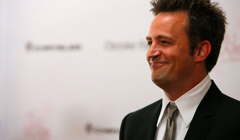 LOS ANGELES, CA - OCTOBER 13: Actor Matthew Perry arrives at the Lili Claire Foundation 10th annual benefit dinner and auction held at the Hyatt Regency Century Plaza on October 13, 2007 in Los Angeles, California. (Photo by Charley Gallay/Getty Images for Lili Claire)