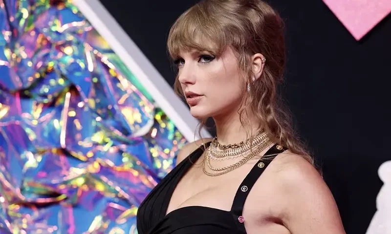 Taylor Swift attends the 2023 MTV Video Music Awards at the Prudential Center in Newark, New Jersey, U.S., September 12, 2023. REUTERS/Andrew Kelly