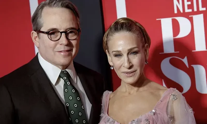 Sarah Jessica Parker and Matthew Broderick arrive to celebrate the opening of their new play, 'Plaza Suite' in New York City, U.S., March 28, 2022. REUTERS/Eduardo Munoz/File Photo