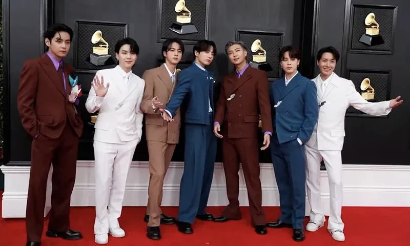 BTS pose on the red carpet as they attend the 64th Annual Grammy Awards at the MGM Grand Garden Arena in Las Vegas, Nevada, U.S., April 3, 2022. REUTERS/Maria Alejandra Cardona/File Photo