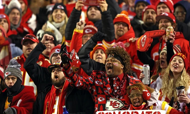 AFC Divisional Playoffs - Buffalo Bills v Kansas City Chiefs KANSAS CITY, MISSOURI - JANUARY 23: Kansas City Chiefs fans react against the Buffalo Bills during the third quarter in the AFC Divisional Playoff game at Arrowhead Stadium on January 23, 2022 in Kansas City, Missouri. (Photo by Jamie Squire/Getty Images)