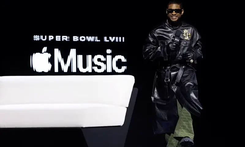 Usher takes part in moderated conversation ahead of Super Bowl LVIII in Las Vegas, Nevada, U.S., February 8, 2024. REUTERS/Mike Blake