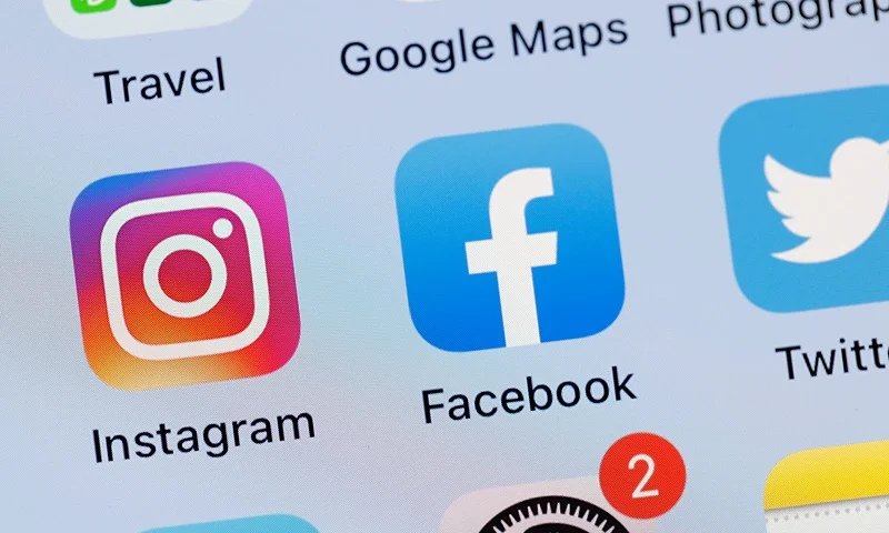 SAN ANSELMO, CALIFORNIA - OCTOBER 04: In this photo illustration, the Facebook and Instagram apps are seen on the screen of an iPhone on October 04, 2021 in San Anselmo, California. Social media applications Facebook, Instagram and WhatsApp are experiencing a global outage that started before 9 a.m. (P.S.T.) on Monday morning. (Photo Illustration by Justin Sullivan/Getty Images)