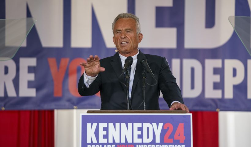 PHILADELPHIA, PENNSYLVANIA - OCTOBER 9: Presidential Candidate Robert F. Kennedy Jr. makes a campaign announcement at a press conference on October 9, 2023 in Philadelphia, Pennsylvania. Kennedy announced he will end his Democratic primary bid and will run for president as an independent. (Photo by Jessica Kourkounis/Getty Images)
