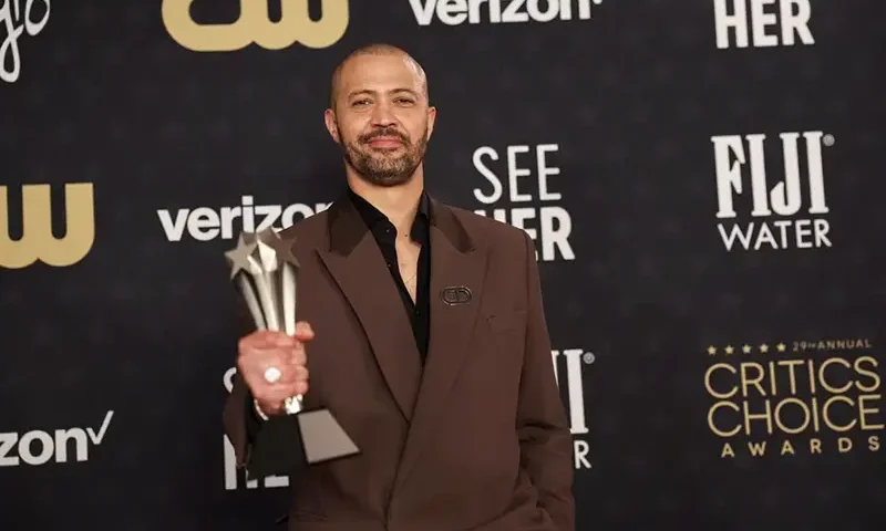 Cord Jefferson poses with the Best Adapted Screenplay Award for "American Fiction," at the 29th Annual Critics Choice Awards, in Santa Monica, California, U.S., January 14, 2024. REUTERS/Aude Guerrucci/File Photo
