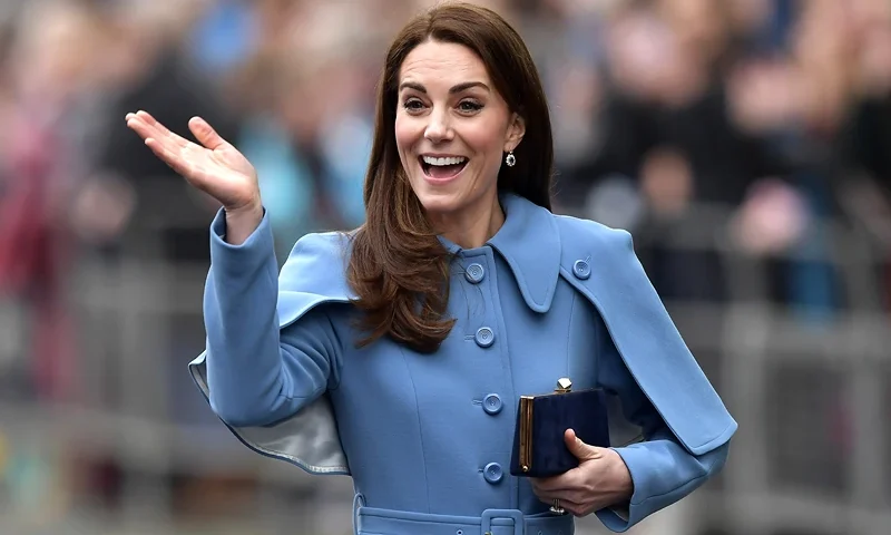Duke And Duchess Of Cambridge Visit Northern Ireland - Day Two BALLYMENA, NORTHERN IRELAND - FEBRUARY 28: Catherine, Duchess of Cambridge engages in a walkabout in Ballymena town centre on February 28, 2019 in Ballymena, Northern Ireland. Prince William last visited Belfast in October 2017 without his wife, Catherine, Duchess of Cambridge, who was then pregnant with the couple's third child. This time they concentrate on the young people of Northern Ireland. Their engagements include a visit to Windsor Park Stadium, home of the Irish Football Association, activities at the Roscor Youth Village in Fermanagh, a party at the Belfast Empire Hall, Cinemagic, a charity that uses film, television and digital technologies to inspire young people and finally dropping in on a SureStart early years programme. (Photo by Charles McQuillan/Getty Images)