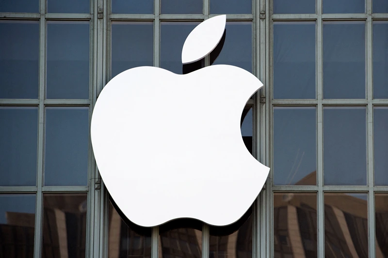 US-IT-APPLE-NEWS-FEED-INTERNET-COMPUTERS-TELECOM
The Apple logo is seen on the outside of Bill Graham Civic Auditorium before the start of an event in San Francisco, California on September 7, 2016. - Apple on Wednesday is expected to introduce a new iPhone and perhaps a second-generation smartwatch as it polishes its lineup of devices to shine during the year-end shopping season. The rumor mill has been grinding away with talk of iPhone 7 models that will boast faster chips, more sophisticated cameras, and improved software while doing away with jacks for plugging in wired headphones. (Photo by Josh Edelson / AFP) (Photo by JOSH EDELSON/AFP via Getty Images)