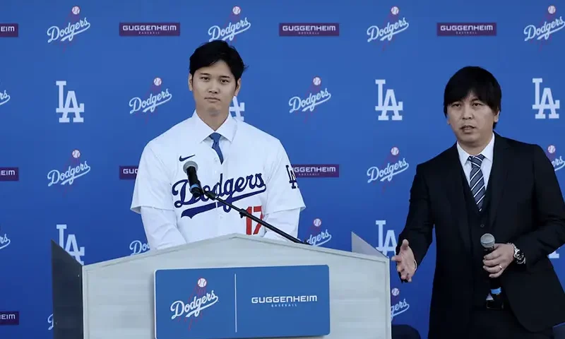 Shohei Ohtani with interpret Ippei Mizuhara during the press conference REUTERS/Aude Guerrucci