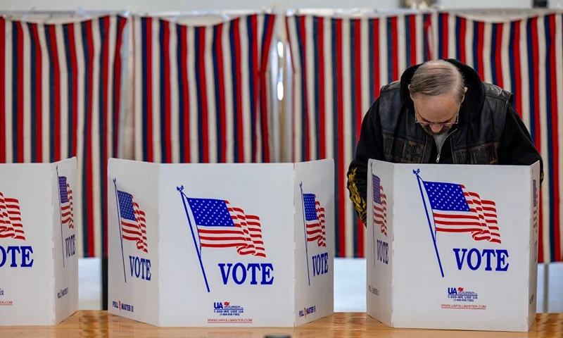 LOUDON, NEW HAMPSHIRE- JANUARY 23: A Voter fills out their ballots on January 23, 2024 in Loudon, New Hampshire. With Florida Governor Ron DeSantis dropping out of the race two days earlier, Republican presidential candidates former President Donald Trump and former UN Ambassador Nikki Haley are battling it out in this first-in-the-nation primary. (Photo by Tasos Katopodis/Getty Images)