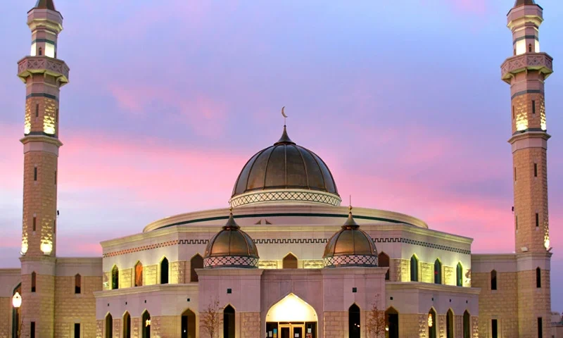 DETROIT - NOVEMBER 4: The Islamic Center of America mosque is seen in the evening when Muslims across America gather together to celebrate Eid al-Fitr November 3, 2005 in Dearborn, Michigan. The feast marks the end of Ramadan, a thirty-day period of fasting during daylight hours for muslims. (Photo by Bill Pugliano/Getty Images)