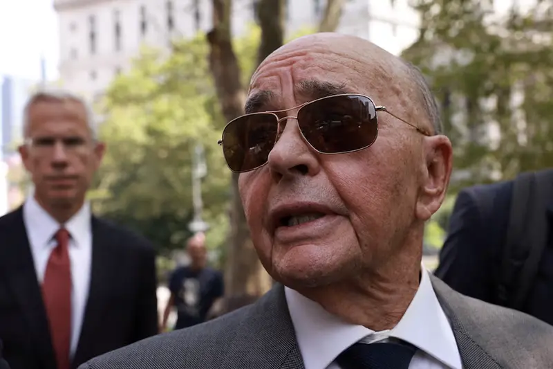 British billionaire and Tottenham Hotspur owner Joe Lewis exits the United States Courthouse in Manhattan, following his appearance on insider trading charges, in New York City, U.S., July 26, 2023. REUTERS/Amr Alfiky/File Photo