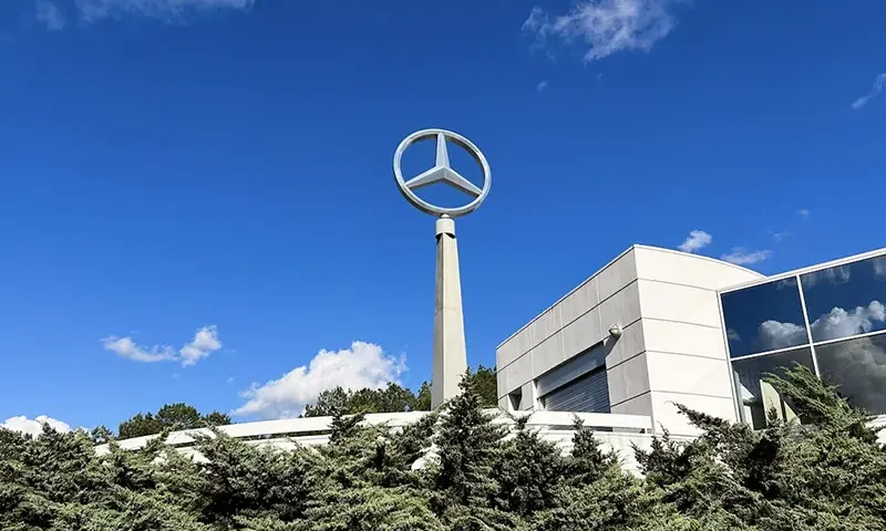 A view shows the exterior of the Mercedes automotive plant, where workers are voting on whether to join the United Auto Workers (UAW) union, in Vance, Alabama, U.S., May 15, 2024. REUTERS/Nora Eckert/File Photo