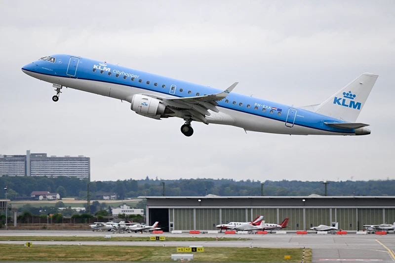 unidentified person, death, engine, airplane, Amsterdam Schiphol airport, KLM Cityhopper, Embraer E190, passenger, crew member, incident, relatives, passengers, colleagues, Royal Military Police, investigation, psychological support, ground handling agent, Montgomery Regional Airport, San Antonio,