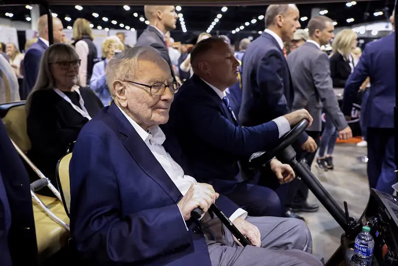 Berkshire Hathaway Chairman Warren Buffett attends the Berkshire Hathaway Inc annual shareholders' meeting in Omaha, Nebraska, U.S., May 3, 2024. REUTERS/Scott Morgan/File Photo/File Photo