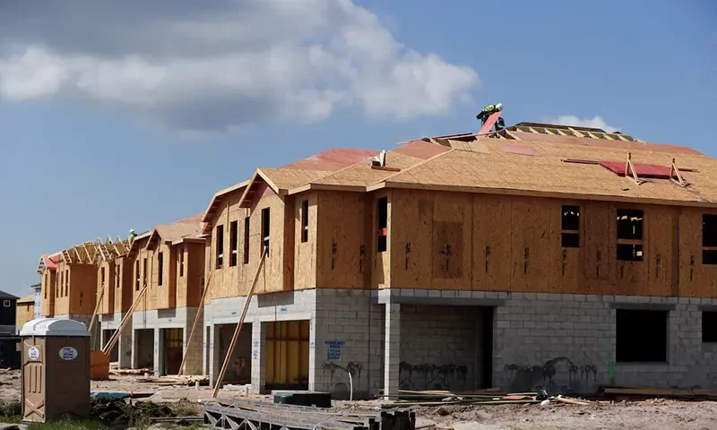 New townhomes are seen under construction while building material supplies are in high demand in Tampa, Florida, U.S., May 5, 2021. REUTERS/Octavio Jones/File Photo