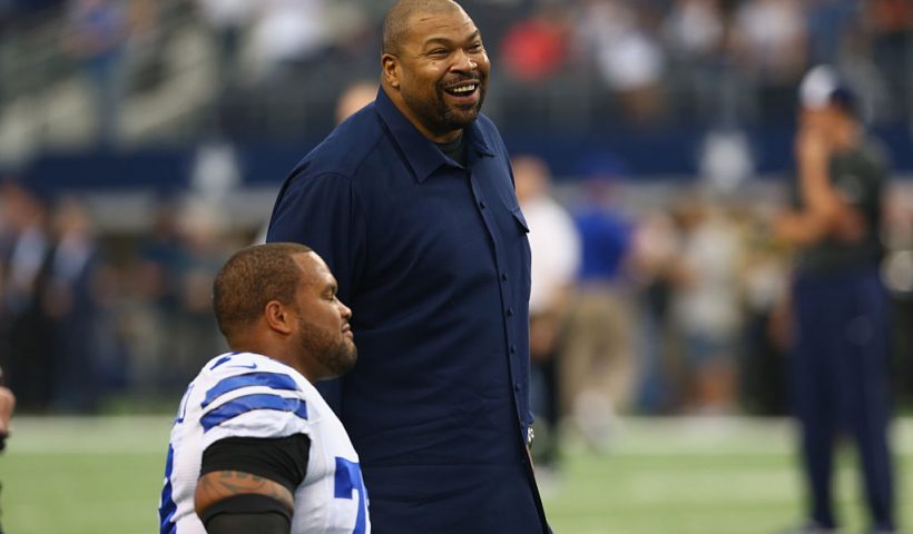 ARLINGTON, TX - OCTOBER 19: Former NFL player Larry Allen talks with Mackenzy Bernadeau #73 of the Dallas Cowboys at AT&T Stadium on October 19, 2014 in Arlington, Texas. (Photo by Ronald Martinez/Getty Images)