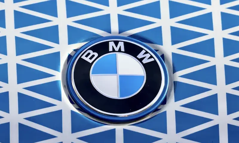 The logo of German automaker BMW is seen in Brussels, Belgium February 28, 2023. REUTERS/Yves Herman/File Photo