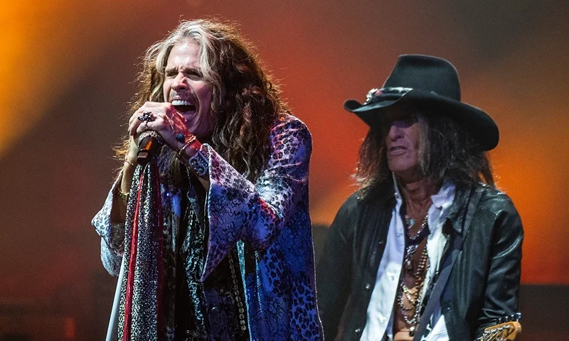 PHILADELPHIA, PENNSYLVANIA - SEPTEMBER 02: (L-R) Steven Tyler and Joe Perry of Aerosmith perform live on stage at the Wells Fargo Center on September 02, 2023 in Philadelphia, Pennsylvania. (Photo by Lisa Lake/Getty Images)