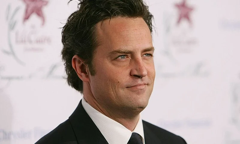 BEVERLY HILLS, CA - OCTOBER 14: Actor Matthew Perry arrives at the 9th Annual Dinner Benefiting the Lili Claire Foundation at the Beverly Hilton Hotel on October 14, 2006 in Beverly Hills, California. (Photo by Michael Buckner/Getty Images)