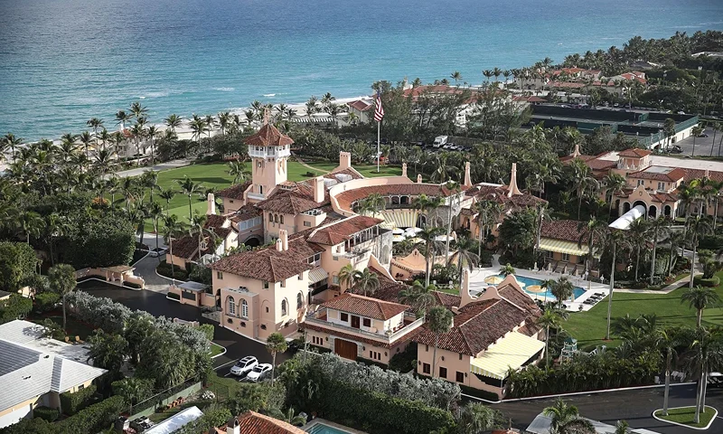 PALM BEACH, FL - JANUARY 11: The Atlantic Ocean is seen adjacent to President Donald Trump's beach front Mar-a-Lago resort, also sometimes called his Winter White House, the day after Florida received an exemption from the Trump Administration's newly announced ocean drilling plan on January 11, 2018 in Palm Beach, Florida. Florida was the only state to receive an exemption from the announced deregulation plan to allow offshore oil and gas drilling in all previously protected waters of the Atlantic and Pacific oceans. (Photo by Joe Raedle/Getty Images)