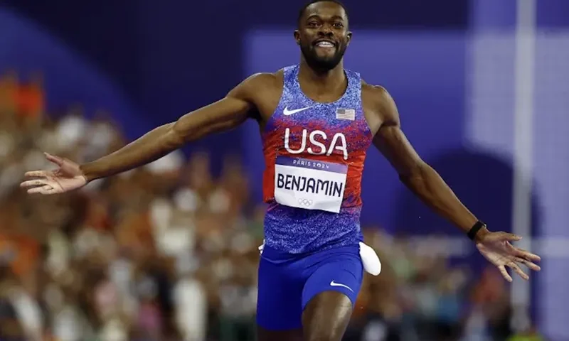 Rai Benjamin of United States celebrates after winning gold. REUTERS/Sarah Meyssonnier