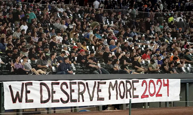 Boeing workers listen to union leaders,T-Mobile Park, Seattle, July 17, 2024. REUTERS/David Ryder