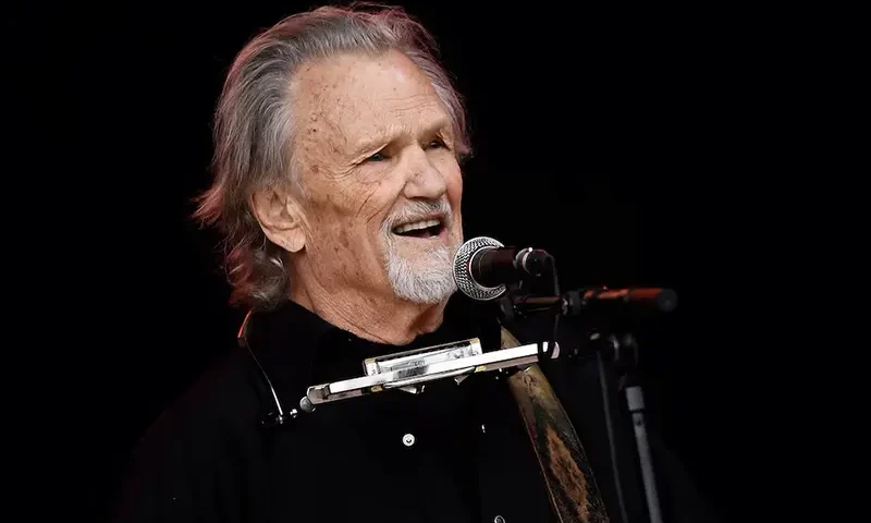 Kris Kristofferson performs on the Pyramid Stage at Worthy Farm in Somerset during the Glastonbury Festival in Britain, June 23, 2017. REUTERS/Dylan Martinez/File Photo