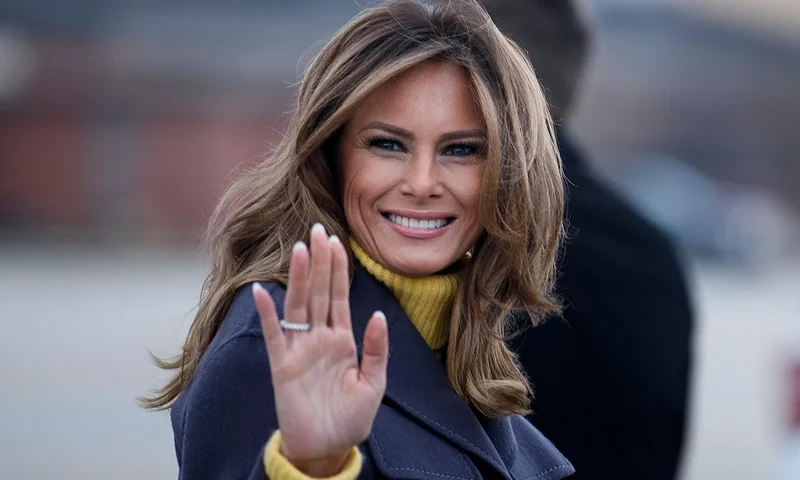 TOPSHOT - US First Lady Melania Trump boards a plane at Andrews Air Force Base for a three state overnight trip March 4, 2019 in Maryland. - The First Lady travels to Oklahoma, Washington, and Nevada as part of her "Be Best" tour. (Photo by Brendan Smialowski / AFP) (Photo credit should read BRENDAN SMIALOWSKI/AFP via Getty Images)