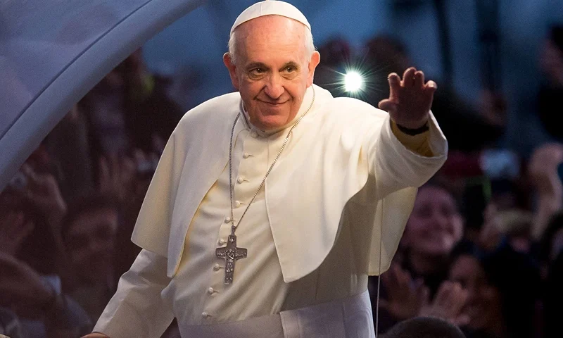 RIO DE JANEIRO, BRAZIL - JULY 26: Pope Francis waves from the Popemobile on his way to attend the Via Crucis on Copacabana Beach during World Youth Day celebrations on July 26, 2013 in Rio de Janeiro, Brazil. More than 1.5 million pilgrims are expected to join the pontiff for his visit to the Catholic Church's World Youth Day celebrations which is running July 23-28. (Photo by Buda Mendes/Getty Images