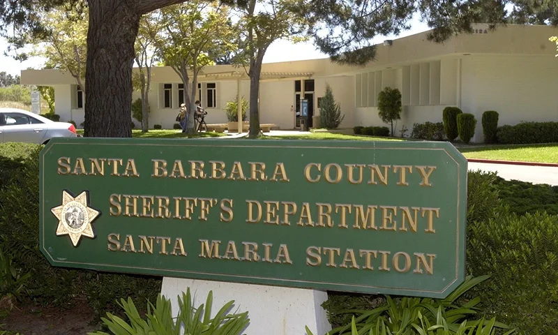 The front of the Santa Barbara County Sheriff Substation is shown May 10, 2005 in Orcutt, California. If convicted, Michael Jackson could be held in this facility. (Photo by Aaron Lambert-Pool/Getty Images)