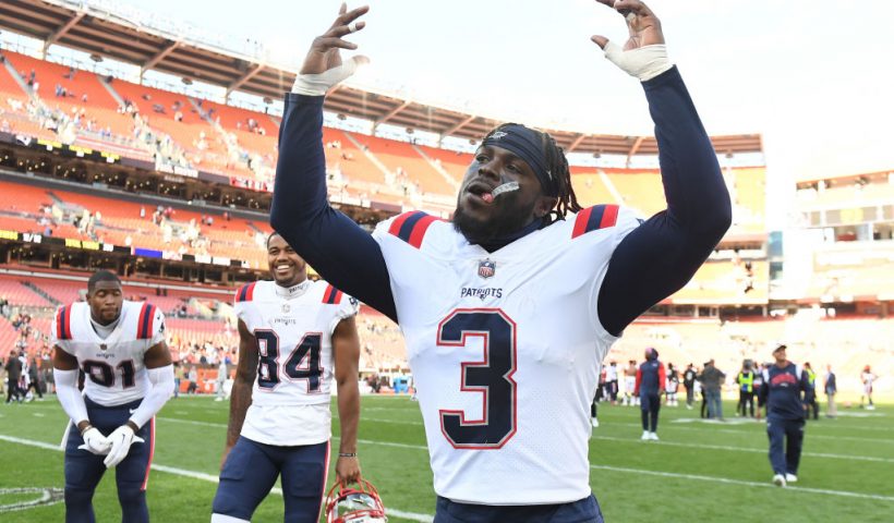 CLEVELAND, OHIO - OCTOBER 16: Jabrill Peppers #3 of the New England Patriots celebrates after his team's 38-15 win against the Cleveland Browns at FirstEnergy Stadium on October 16, 2022 in Cleveland, Ohio. (Photo by Nick Cammett/Getty Images)