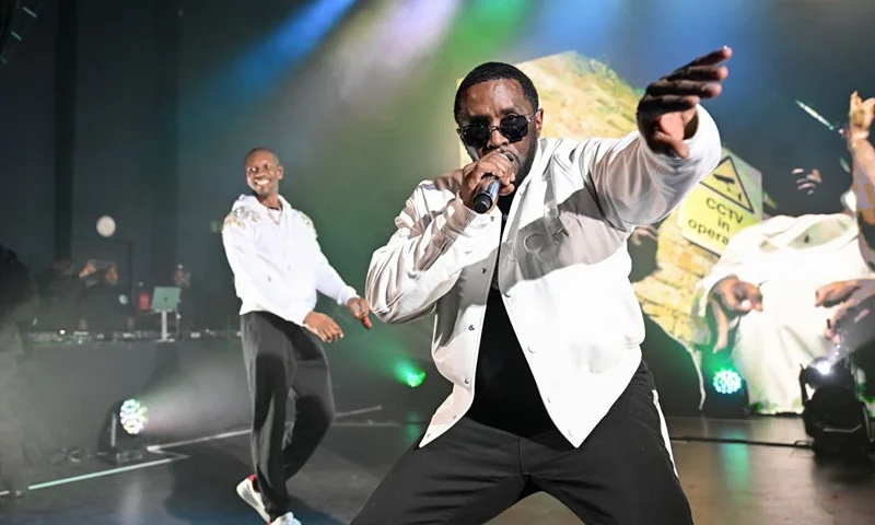 LONDON, ENGLAND - NOVEMBER 07: Giggs and Diddy perform at O2 Shepherd's Bush Empire in a special one night only event at O2 Shepherd's Bush Empire on November 07, 2023 in London, England. (Photo by Samir Hussein/Getty Images for Sean Diddy Combs)