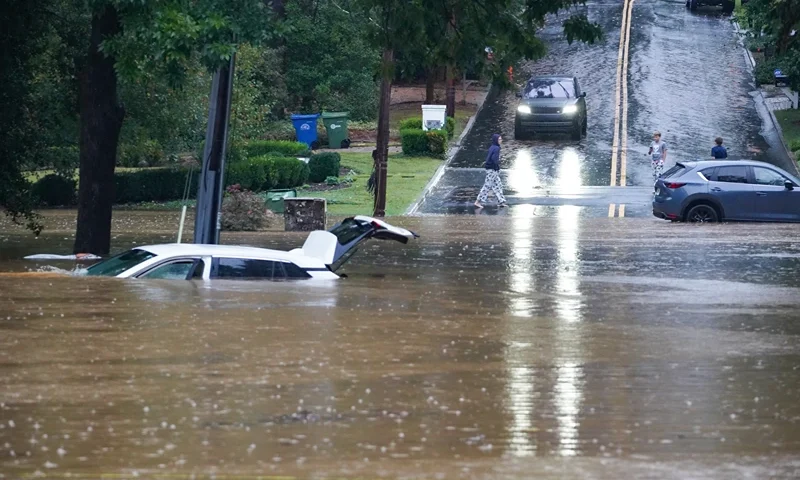ATLANTA, GEORGIA - SEPTEMBER 27: The streets are flooded near Peachtree Creek after hurricane Helene brought in heavy rains over night on September 27, 2024 in Atlanta, Georgia. Hurricane Helene made landfall late Thursday night as a category 4 hurricane in the pan handle of Florida and is working its way north, it is now considered a tropical storm. (Photo by Megan Varner/Getty Images)