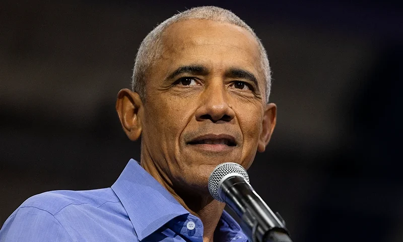 TOPSHOT - Former US President Barack Obama campaigns for US Vice President and Democratic presidential candidate Kamala Harris in Pittsburgh, Pennsylvania, on October 10, 2024. (Photo by RYAN COLLERD / AFP) (Photo by RYAN COLLERD/AFP via Getty Images)