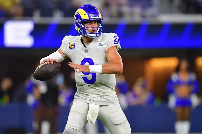 Los Angeles Rams quarterback Matthew Stafford (9) throws against the Minnesota Vikings during the first half at SoFi Stadium. Mandatory Credit: Gary A. Vasquez-Imagn Images