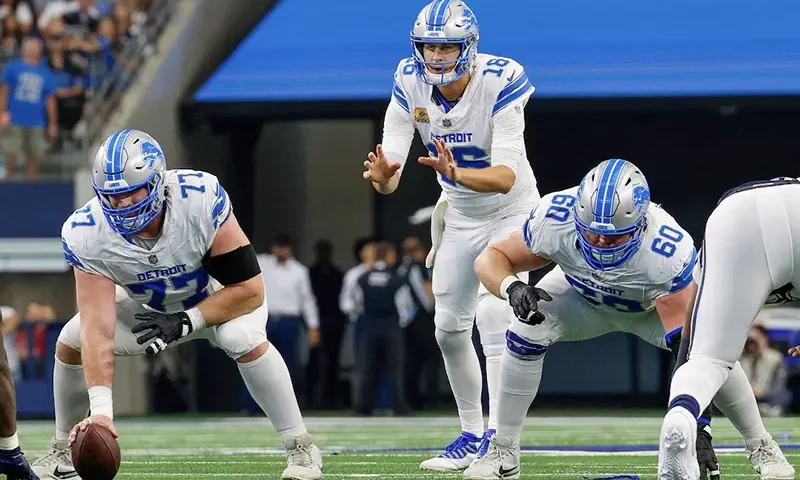 Detroit Lions quarterback Jared Goff (16) sets up in the shotgun during the second quarter against the Dallas Cowboys at AT&T Stadium. Mandatory Credit: Andrew Dieb-Imagn Images