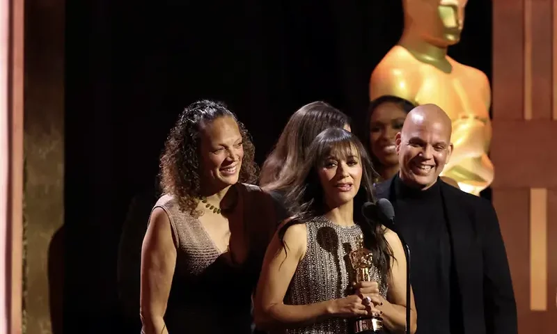 Quincy Jones' daughter Rashida Jones reacts while accepting the Honorary Award on behalf of her late father during the Academy of Motion Picture Arts and Sciences 15th Governors Awards at the Ray Dolby Ballroom in Los Angeles, California, U.S. November 17, 2024. REUTERS/Mario Anzuoni