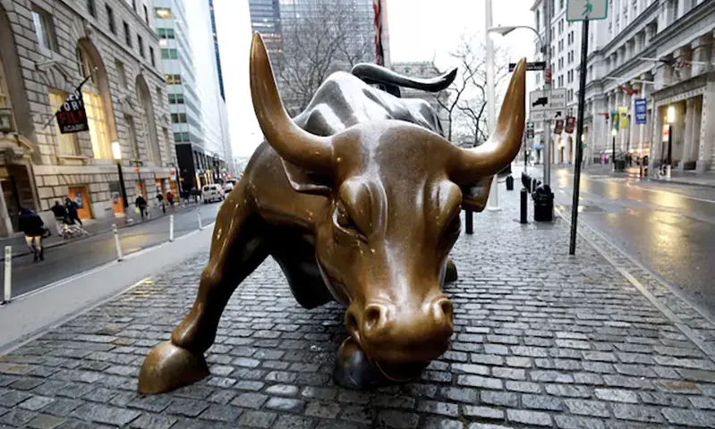 The Wall Street bull is seen in the financial district in New York, U.S., March 7, 2017. REUTERS/Brendan McDermid/File Photo
