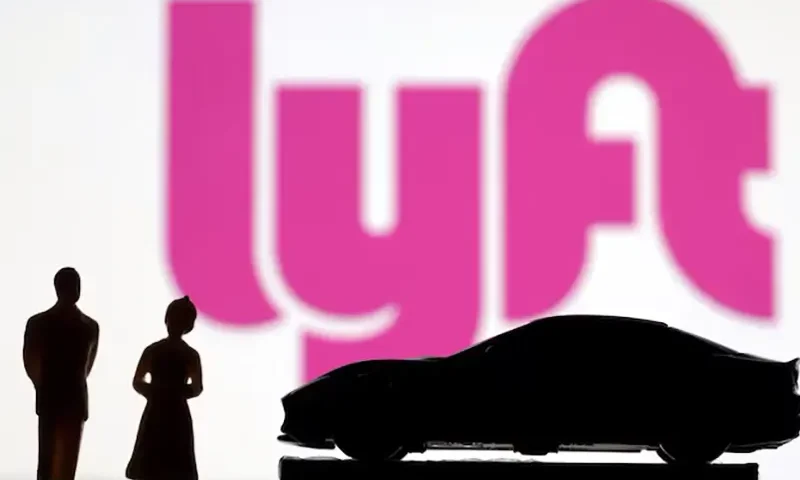 Lyft logo is seen in this illustration taken June 27, 2022. REUTERS/Dado Ruvic/Illustration/File Photo