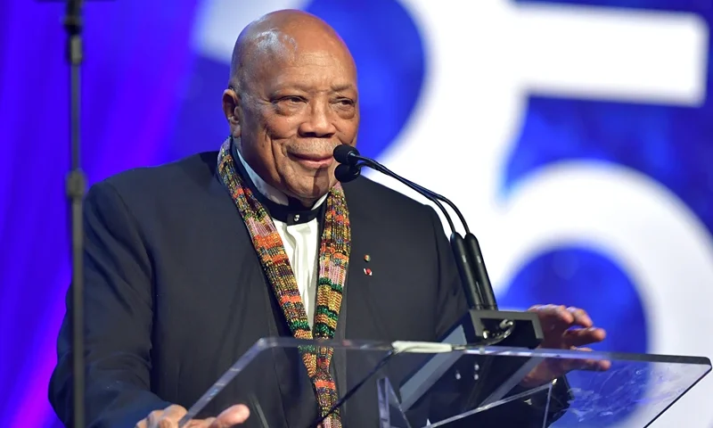 Quincy Jones speaks onstage during Celebrity Fight Night XXV on March 23, 2019 in Phoenix, Arizona. (Photo by Amy Sussman/Getty Images for Celebrity Fight Night)